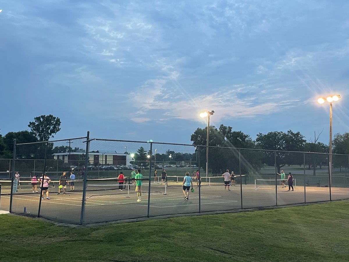 Beginners Clinic Teaches 17 New Players Under The Lights